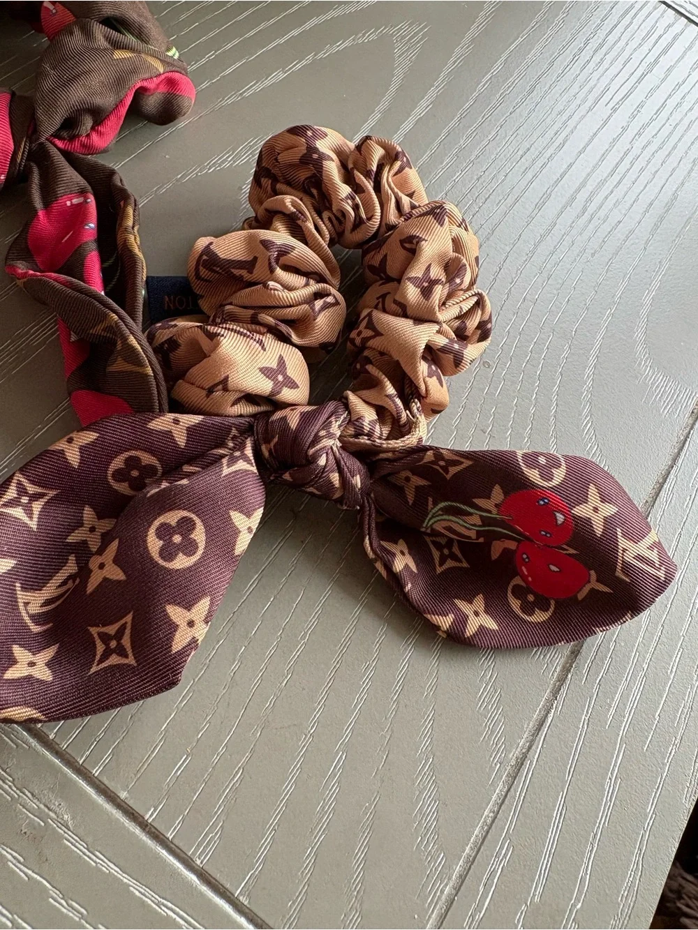 FASHION Set of 2 Brown Cherry-Print Bow Scrunchie Set